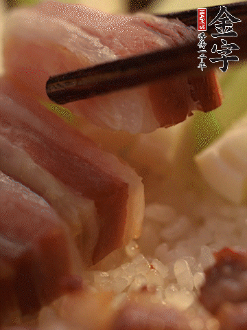 轉(zhuǎn)小火，繼續(xù)蓋蓋子燜2-3分鐘。